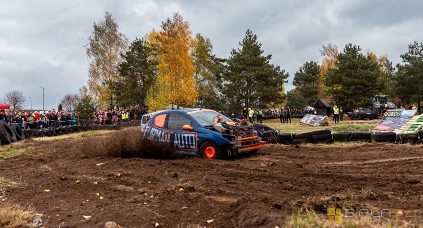 Moto, Biała Podlaska Wyścigi wraków wystawa super Kolejna edycja niedzielę - zdjęcie, fotografia
