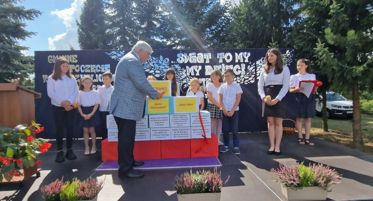 edukacja, Rozpoczął szkolny Gminie Biała Podlaska Przygotowanie nauki rozpoczyna osób - zdjęcie, fotografia