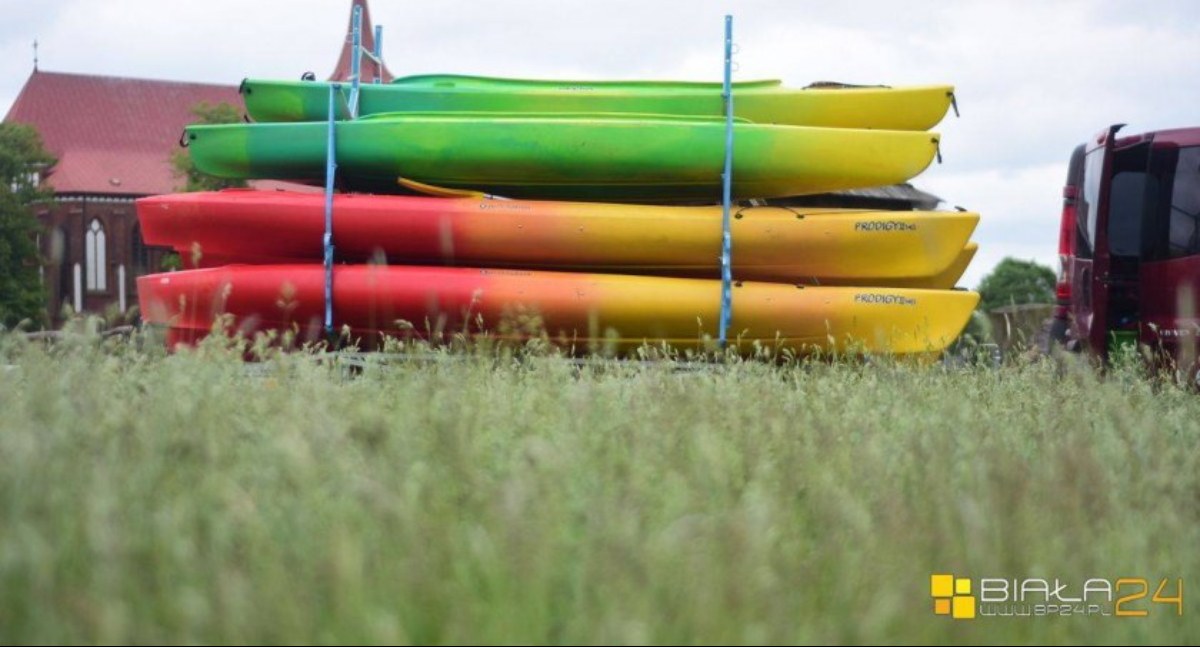 Pomoc, Charytatywny Triathlon Paratriathlon Kraina Zawodnicy ruszają kilometrową trasę - zdjęcie, fotografia