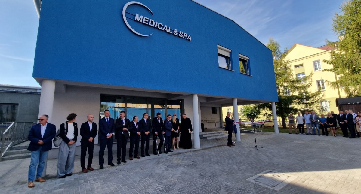 edukacja, Biała Podlaska Masaże bicze wodne sauny Akademickiej otworzono Medical&SPA - zdjęcie, fotografia