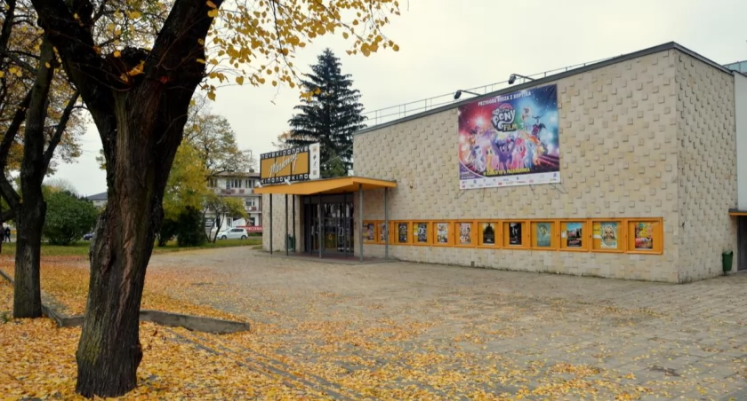 kino, Biała Podlaska Przyjdź październikowe spotkania kinie Merkury Zobacz najlepsze dużym ekranie - zdjęcie, fotografia
