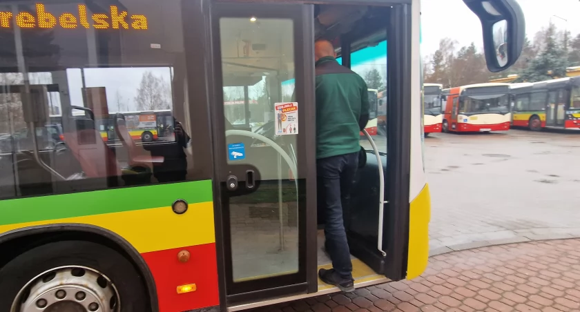 pod wpływem, Biała Podlaska Kierowca udaremnił jazdę pijanemu kierowcy osobówki - zdjęcie, fotografia