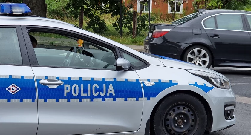 Oszustwo, Biała Podlaska Oszukał podając policjanta latka straciła prawie - zdjęcie, fotografia