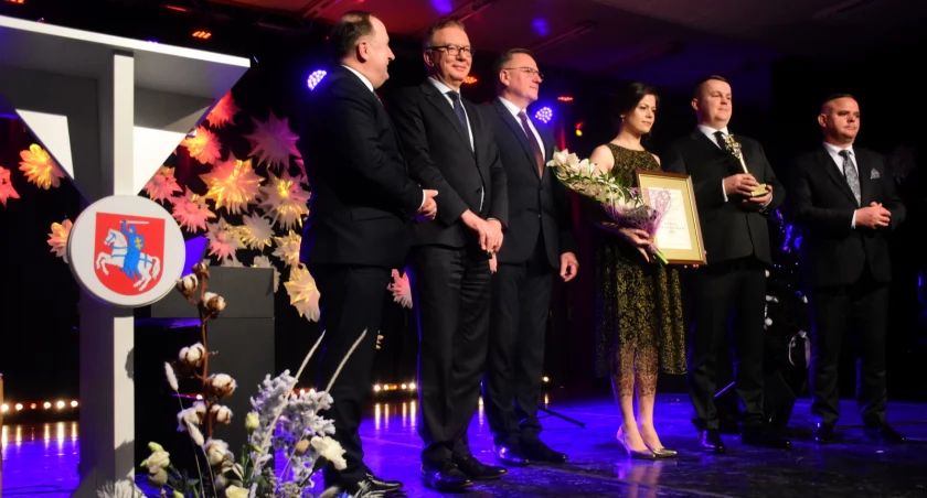 Urząd, Dobre Bialskie Ogłoszono laureatów Firmy instytucje samorządy docenione wkład rozwój powiatu bialskiego - zdjęcie, fotografia