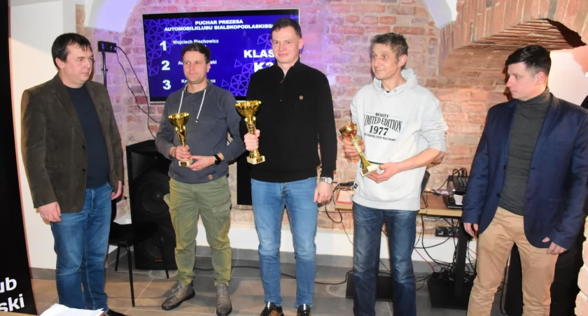 Moto, Nagrody wyróżnienia spotkaniu Automobilklubu Bialskopodlaskiego Podsumowali Białej Podlaskiej - zdjęcie, fotografia