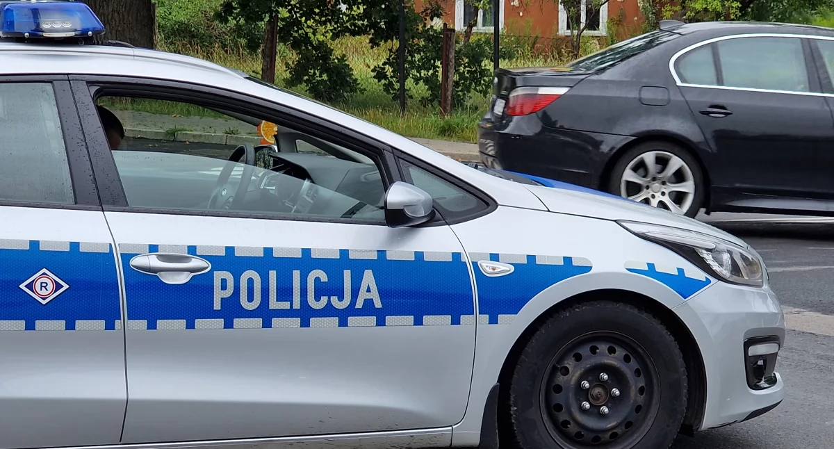 Komunikat policji, Seksualne szantaże popularnym portalu społecznościowym Mieszkańcy powiatu bialskiego wysłali swoje zdjęcia - zdjęcie, fotografia