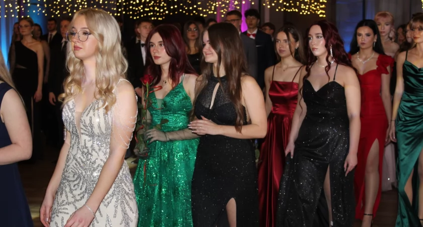 Studniówka 2024, Studniówka Liceum Ogólnokształcącego Emilii Plater Białej Podlaskiej - zdjęcie, fotografia