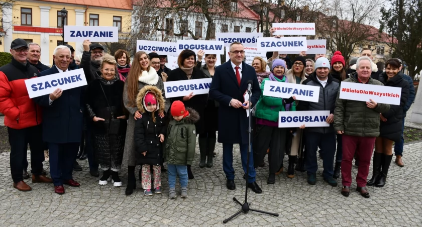 Radni, Bogusław Broniewicz swoją drużyną centrum Białej Podlaskiej rozpoczyna kampanię wyborczą - zdjęcie, fotografia