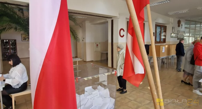 Urząd, WYBORY Dwóch kandydatów będzie walczyć fotel wójta gminy Konstantynów - zdjęcie, fotografia