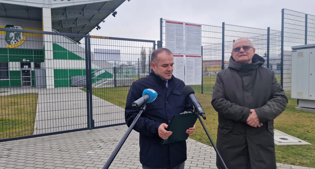 Inwestycje, Dariusz Litwiniuk kandydat prezydenta Białej Podlaskiej żeby Podlasie wchodziła większa ilość kibiców - zdjęcie, fotografia