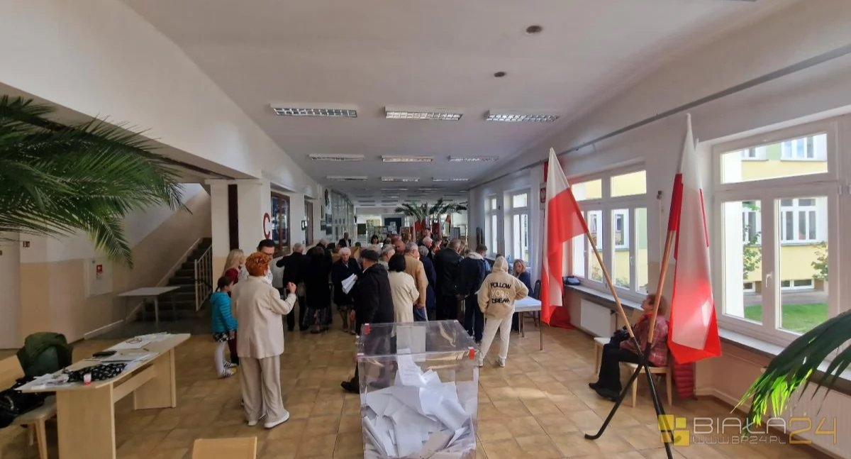 Radni, WYBORY gminie Międzyrzec Podlaski zmierzy osób funkcję radnego Lista kandydatów - zdjęcie, fotografia