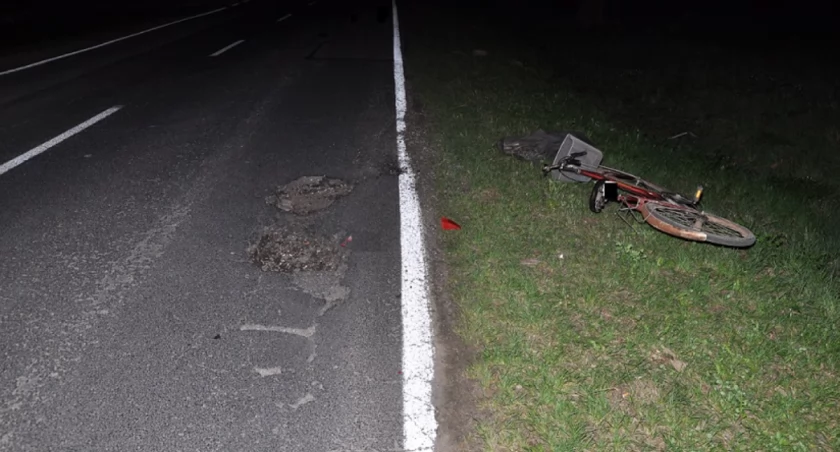 wypadki, Drelowie ciężarówką wyprzedzał rowerzysta Cyklista pijany - zdjęcie, fotografia