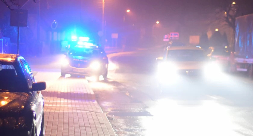 Oszustwo, Oszukano starszą osobę przez telefon Sprawcy podszywają policjantów - zdjęcie, fotografia