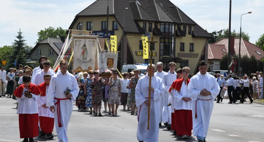 kościół, Procesja Bożego Ciała Białej Podlaskiej Uroczyste obchody Parafii Honorata Kożmińskiego - zdjęcie, fotografia