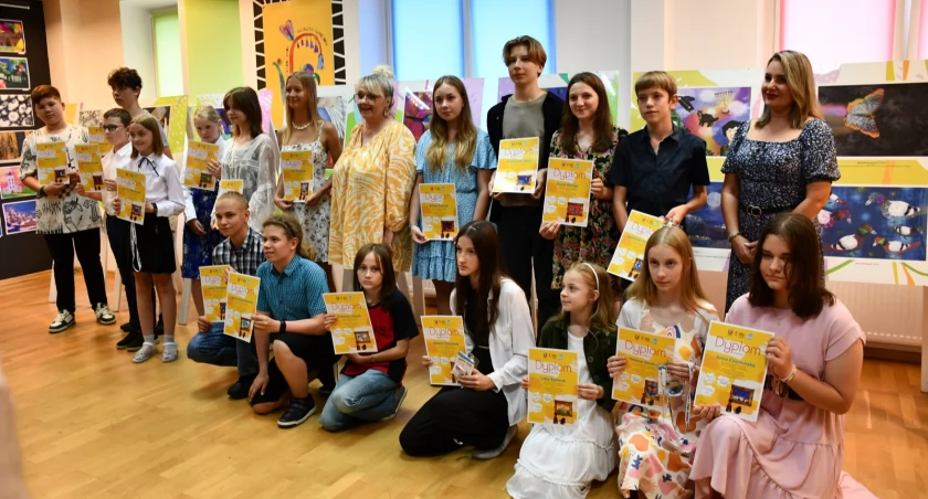 wystawy, Wernisaż Sztuka Piksela Pracowni Grafiki Komputerowej Białej Podlaskiej podsumowanie sezonu - zdjęcie, fotografia