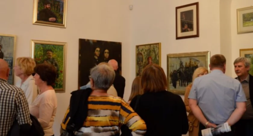 wystawy, Wernisaż Wystawy Malarstwa Barbary Bańki Dworze Romanowie - zdjęcie, fotografia
