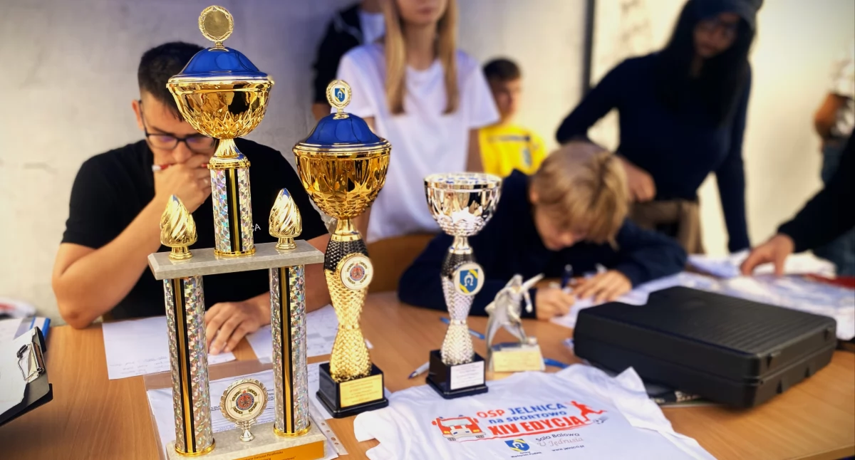 Piłka nożna, Sportowy weekend pełen emocji piłka nożna rowerowy Podsumowanie edycji Jelnica sportowo - zdjęcie, fotografia