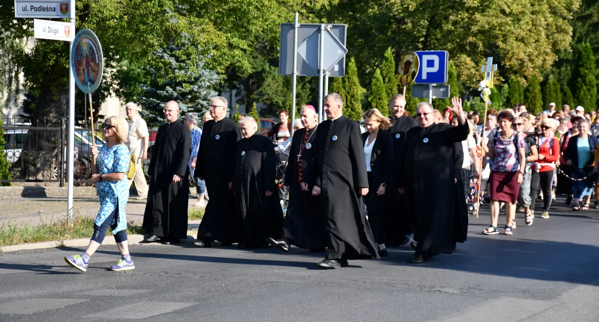 kościół, Białej Podlaskiej Jasną Górę Dwutygodniowa pielgrzymka wiary nadziei - zdjęcie, fotografia