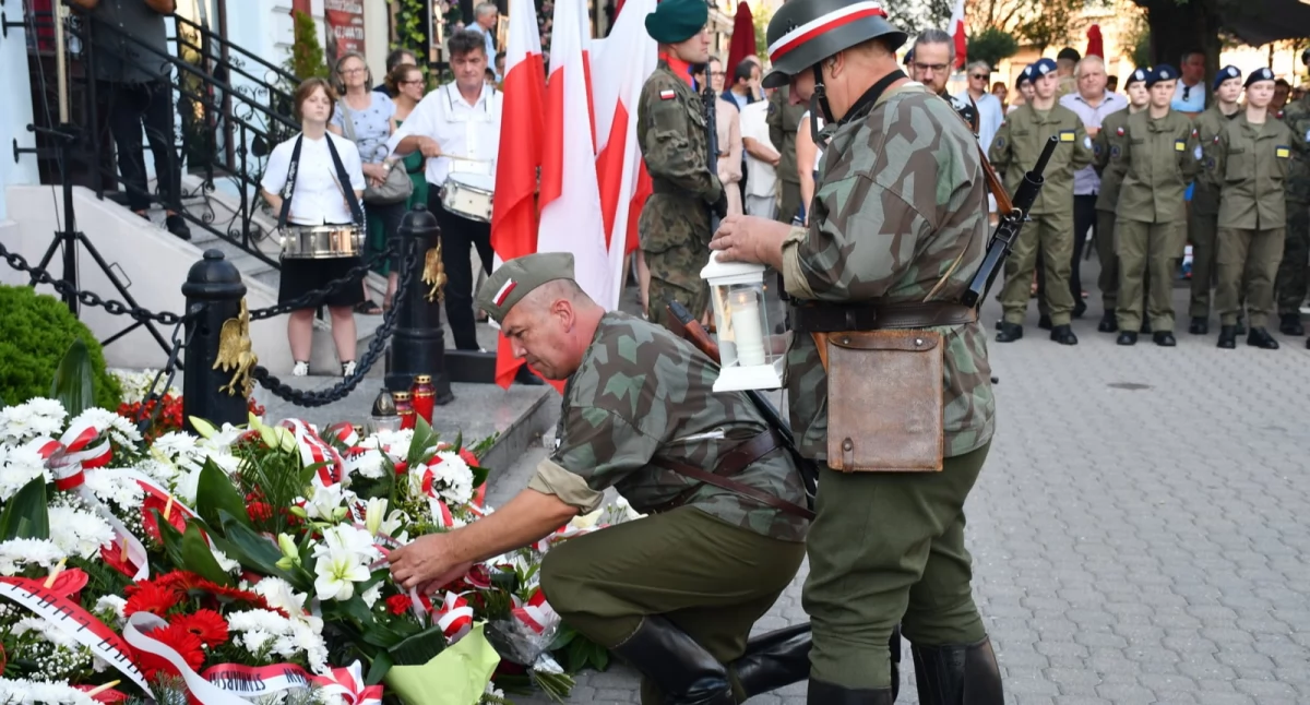 historia, Godzina Białej Podlaskiej wzruszające obchody rocznicy Powstania Warszawskiego - zdjęcie, fotografia