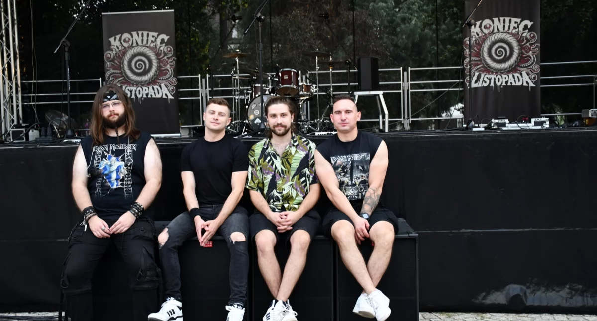 koncerty, Koniec Listopada zagrał fenomenalny koncert Placu Wolności - zdjęcie, fotografia