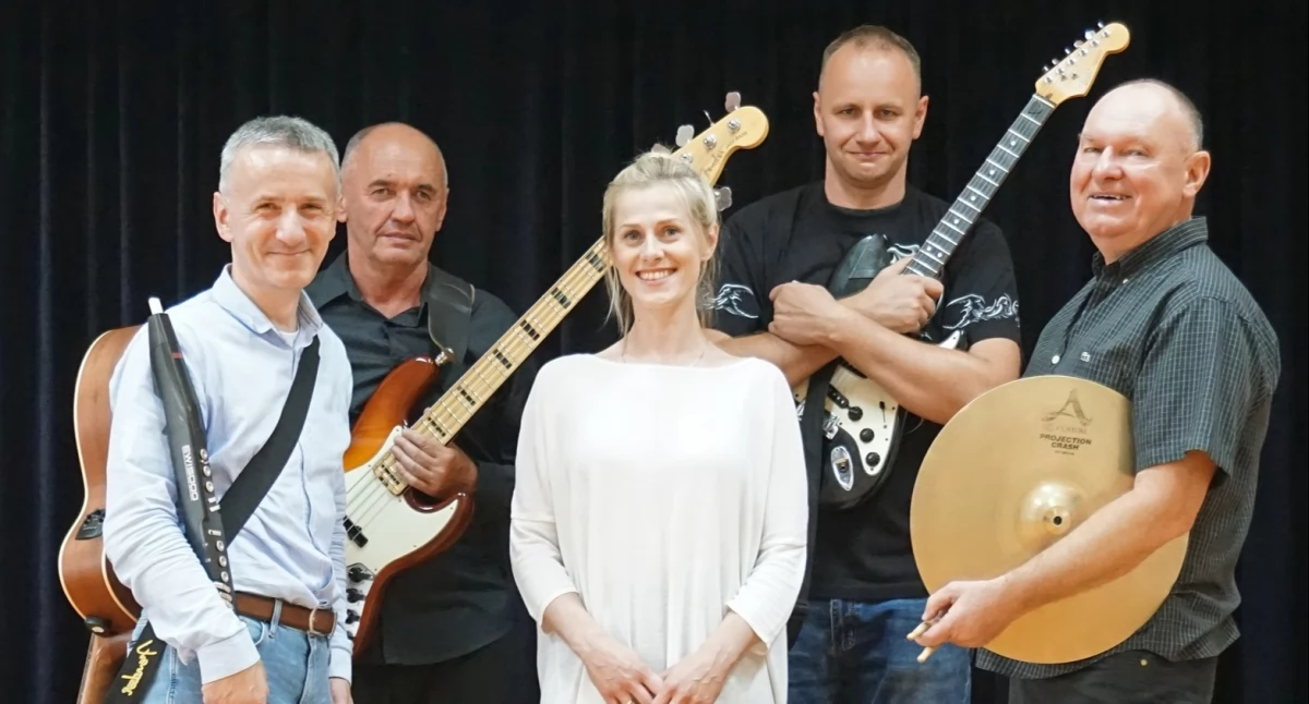koncerty, Muzyczna magia Placu Wolności Zespół Alegoria niezapomnianym koncertem - zdjęcie, fotografia