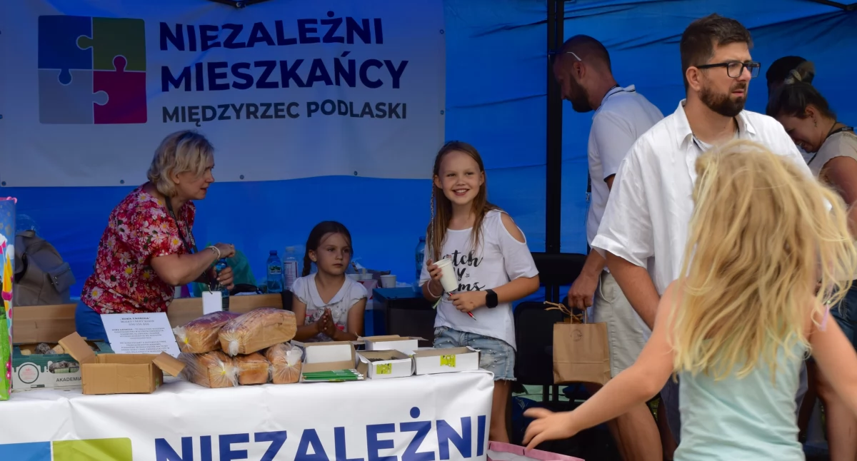 festyny, Pożegnanie Międzyrzeckich Jeziorkach Piknik Rodzinny pełen atrakcji - zdjęcie, fotografia