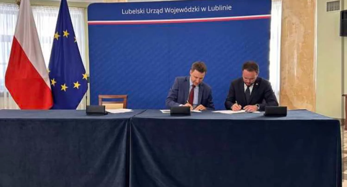 Inwestycje, droga gminna Łomazach Umowa dofinansowanie podpisana - zdjęcie, fotografia