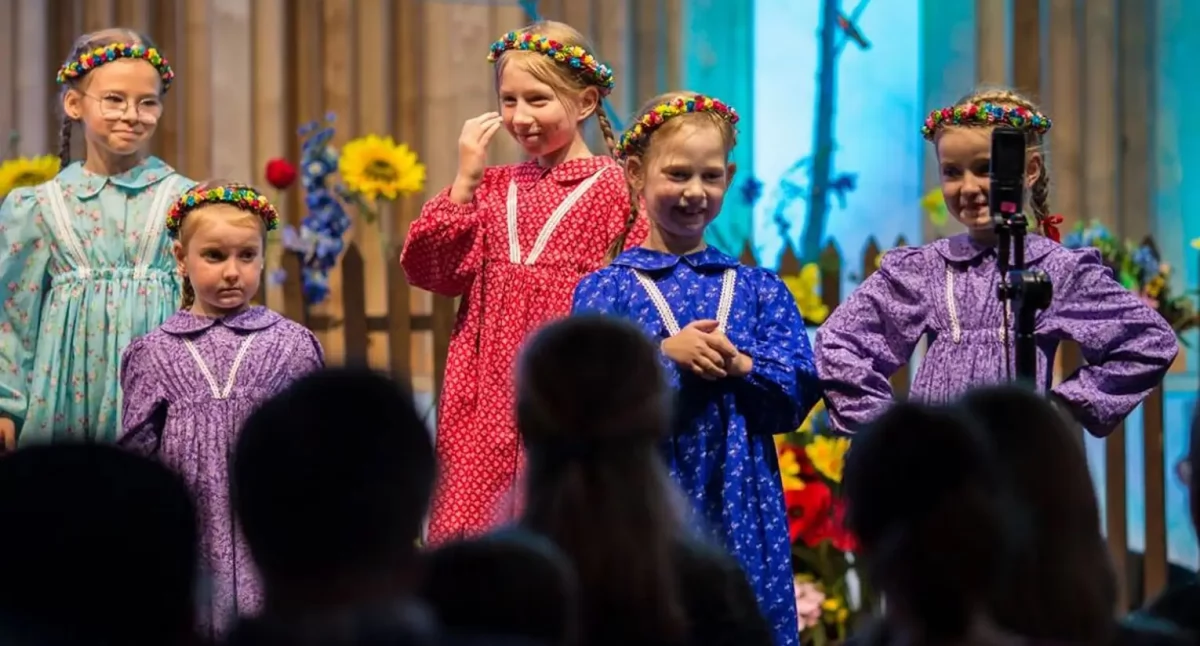 taniec, Zatańcz tradycją! Folklorystyczna przygoda dzieci młodzieży Leśnej Podlaskiej - zdjęcie, fotografia