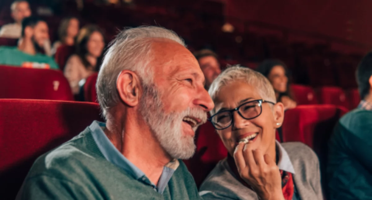 kino, Zabójcza komedia Piszczacu seniorzy rozwiążą zagadkę Czwartek Kinem Seniorów - zdjęcie, fotografia