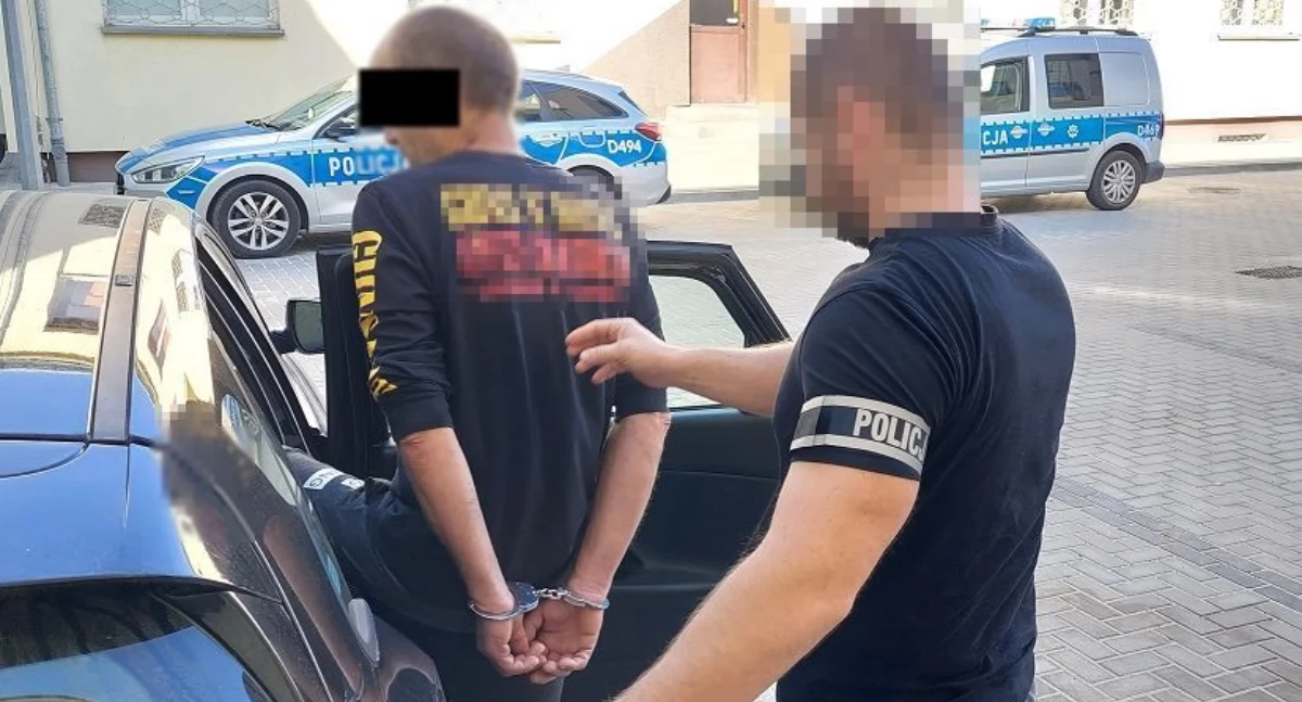 Komunikat policji, plecaku miał amfetaminę mefedron marihuanę Zabezpieczona ilość narkotyków wystarczyłaby sporządzenia ponad porcji dilerskich - zdjęcie, fotografia