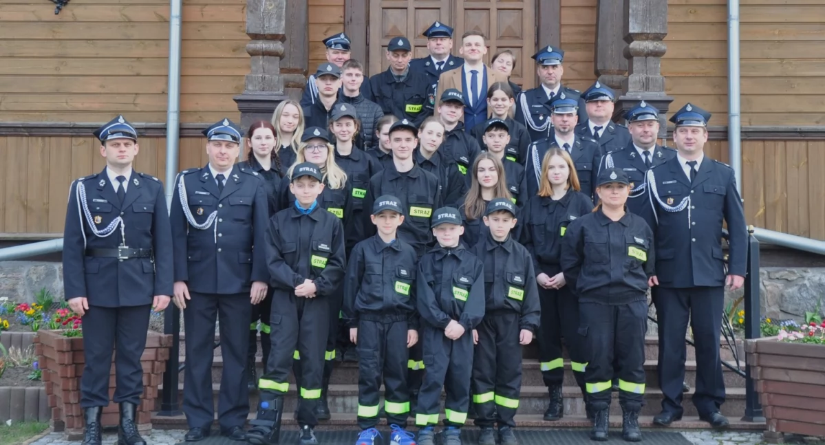 festyny, Zalesie Bohaterowie wczoraj dziś służbie społeczności - zdjęcie, fotografia