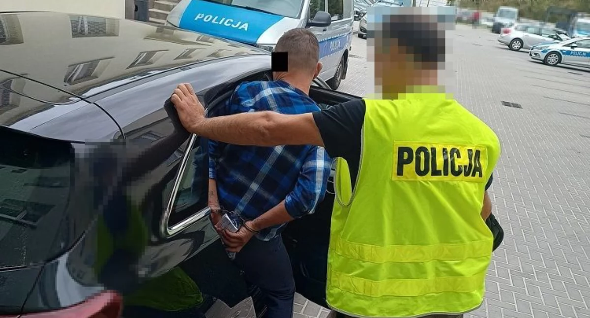 Kradzież, Nawet więzieniu może spędzić „Amator cudzego mienia” Policja zatrzymała mężczyznę podejrzanego kradzież samochodów dostawczych transport znajdującego towaru - zdjęcie, fotografia