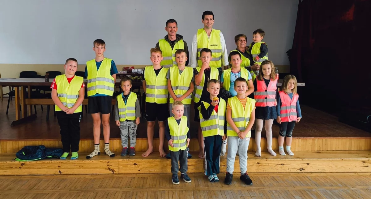ludzie, Dzień Sportu Dubowie Bezpieczeństwo sport dobra zabawa - zdjęcie, fotografia
