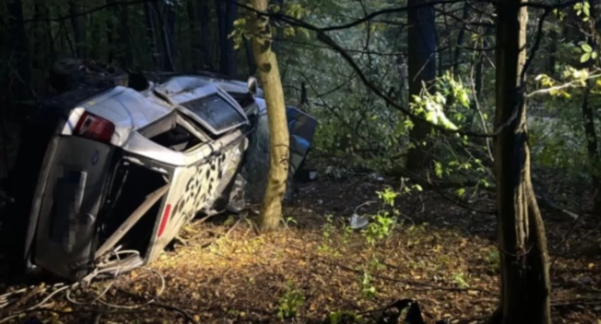 wypadki, Nocna tragedia Julkowie Kierowca uprawnień dachował - zdjęcie, fotografia