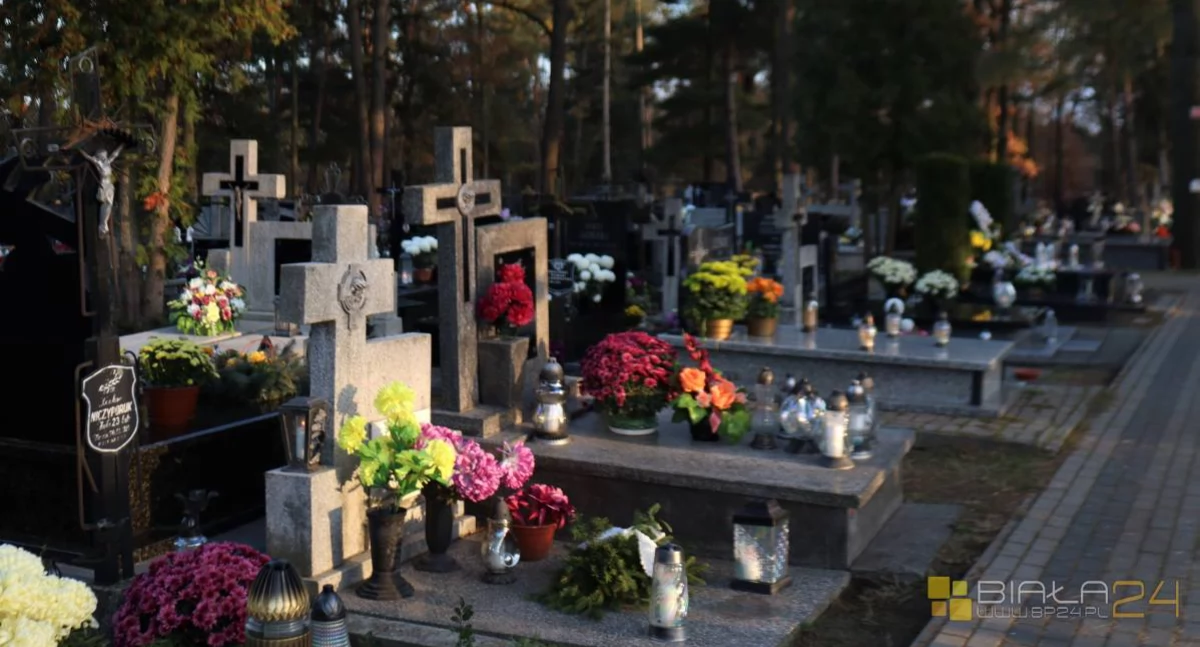 ludzie, warsztaty Białej Podlaskiej Stwórz unikalne ozdoby groby - zdjęcie, fotografia