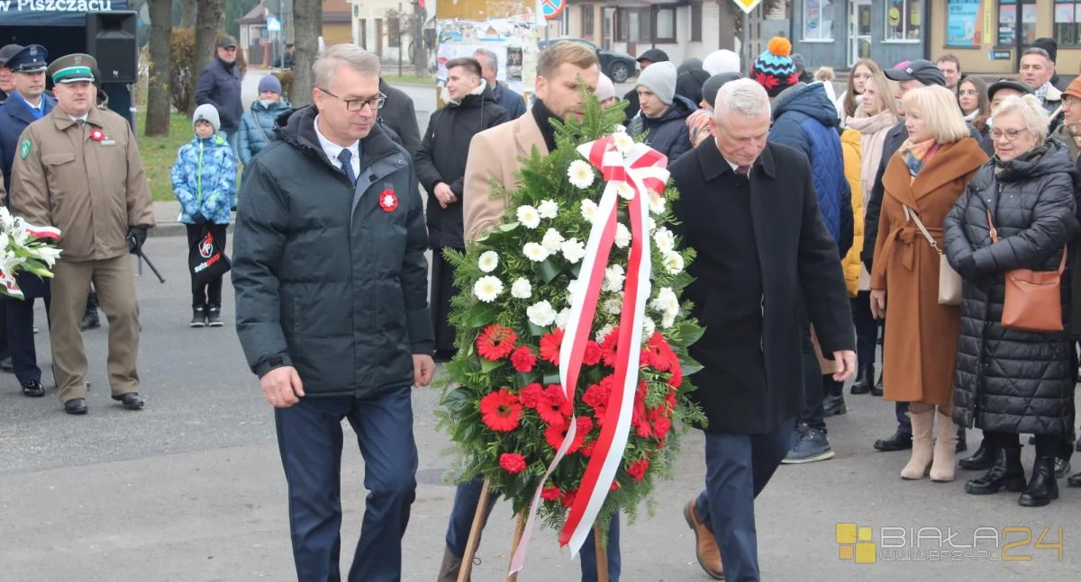 historia, Piszczac hucznie uczcił rocznicę odzyskania niepodległości przemarsz piknik wystawa sprzętu służb mundurowych - zdjęcie, fotografia