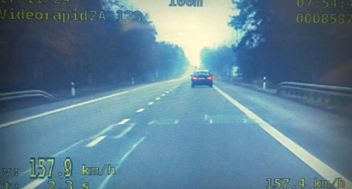 Prędkość, Policja Białej Podlaskiej kierowcy Hyundai ukarani brawurę drodze - zdjęcie, fotografia