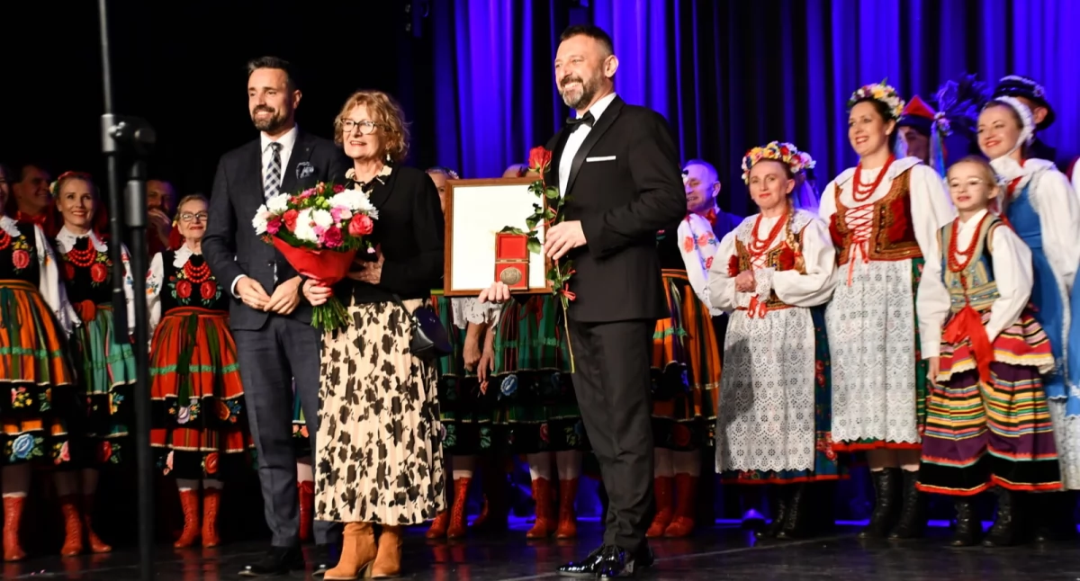 koncerty, Jubileusz lecia Zespołu Tańca Ludowego Biawena dekad pasji tradycji międzynarodowego sukcesu Białej Podlaskiej - zdjęcie, fotografia