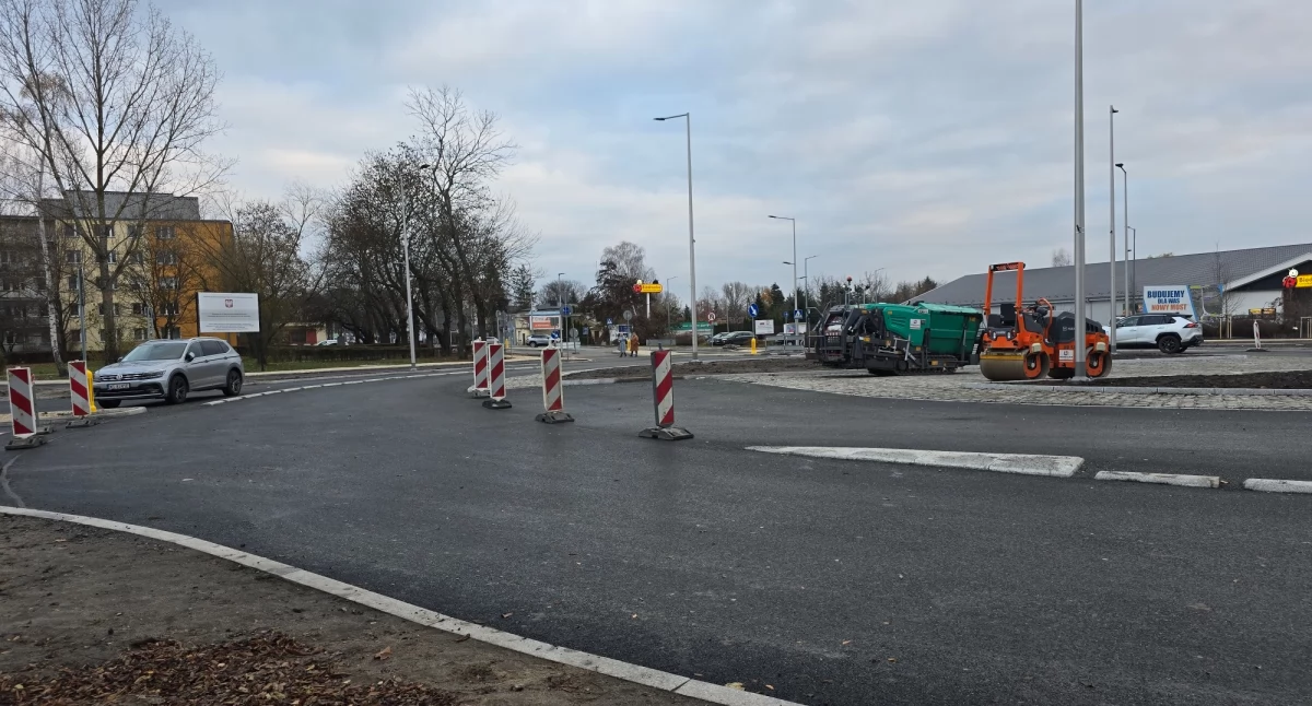 Inwestycje, Otwarcie nowego wylotu Artyleryjską ronda Warszawskiej - zdjęcie, fotografia