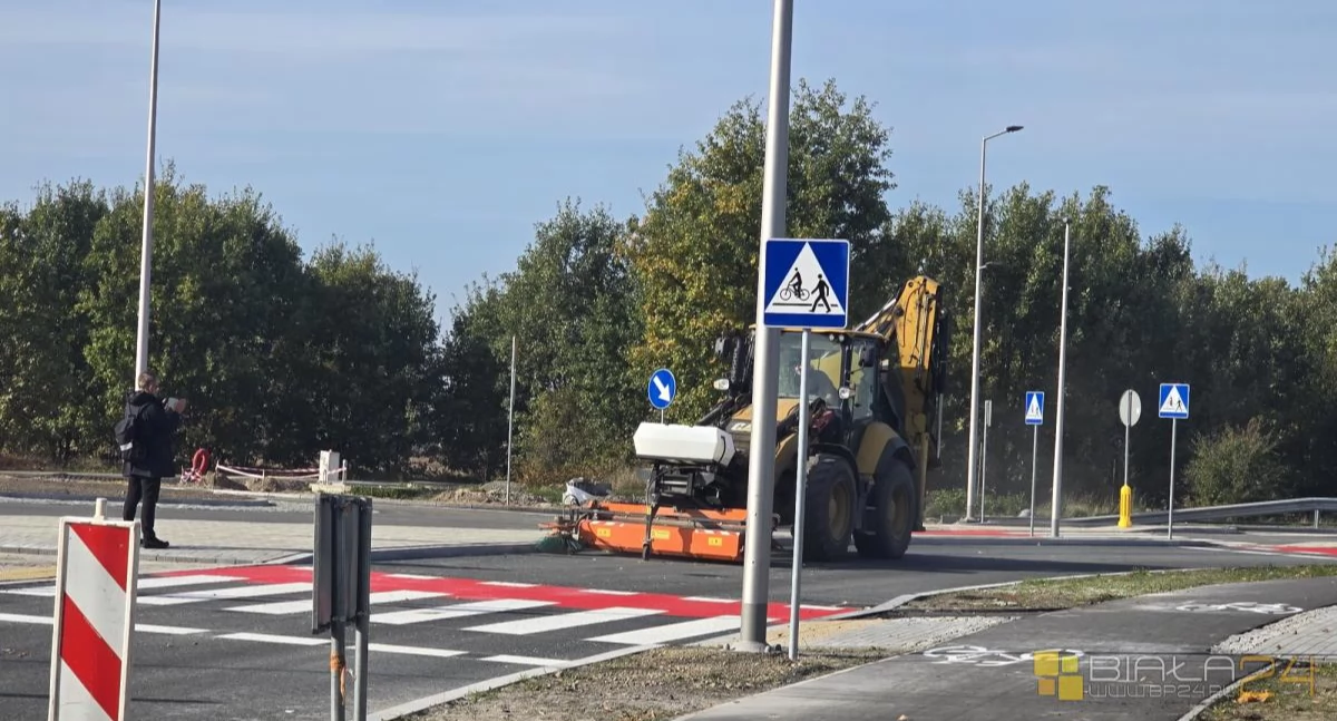 komunikacja, Rondo Koncertowej Białej Podlaskiej wyłączone ruchu - zdjęcie, fotografia