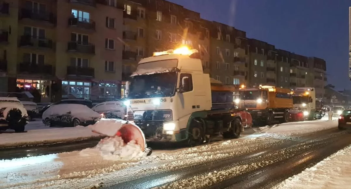 komunikacja, Zimowe utrzymanie dróg Białej Podlaskiej ostrożność współpracę - zdjęcie, fotografia