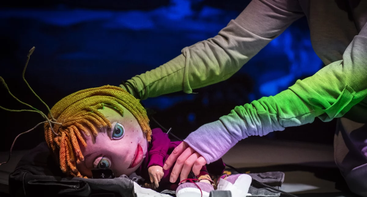 teatr, „Calineczka” opowieść odwadze wartości wolności spektaklu Teatru Lalki Aktora Łomży - zdjęcie, fotografia