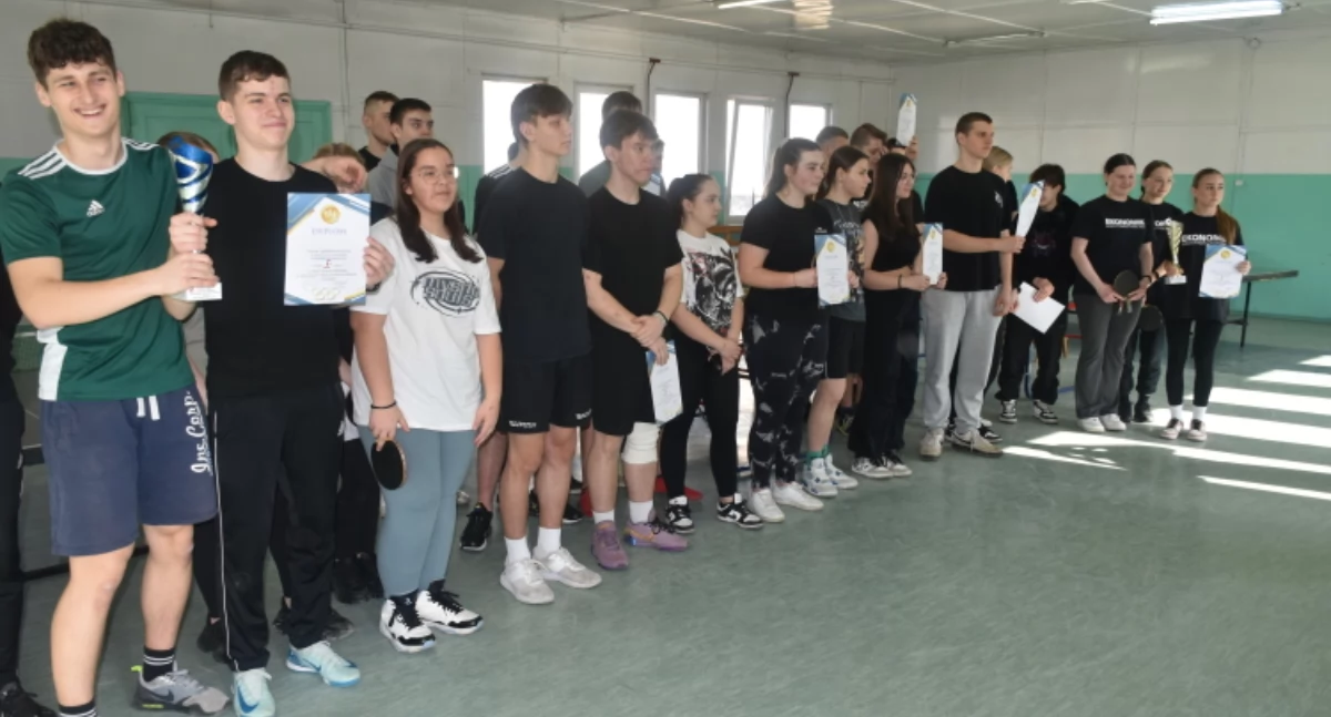Lekkoatletyka , Finał Powiatu Bialskiego Drużynowym Tenisie Stołowym Licealiada - zdjęcie, fotografia