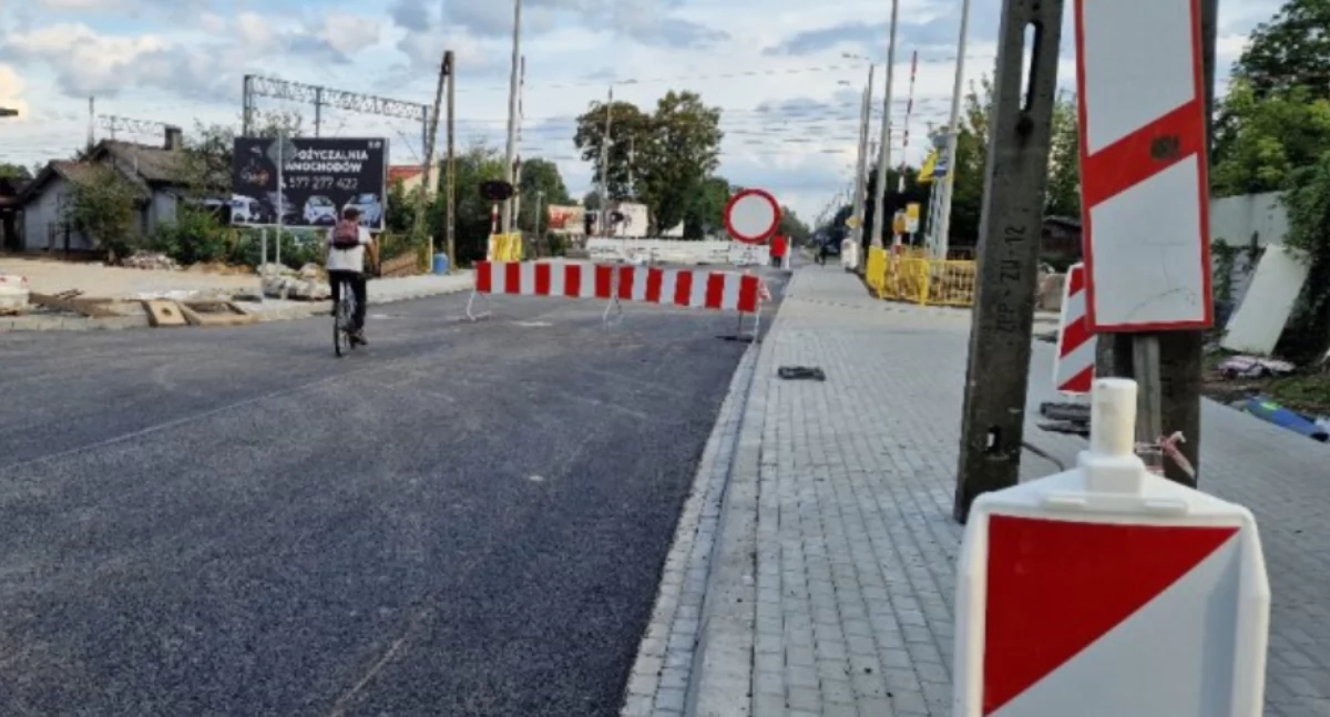 Inwestycje, Przyszłość przejazdu kolejowego Łomaskiej odbędzie spotkanie mieszkańców - zdjęcie, fotografia