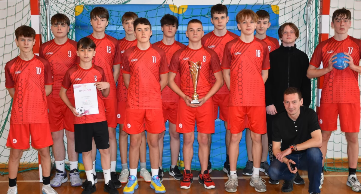 Piłka ręczna, Terespol triumfuje finale powiatu bialskiego piłce ręcznej chłopców - zdjęcie, fotografia