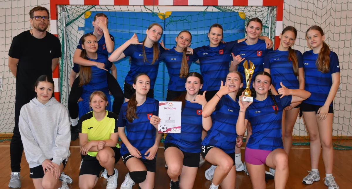 Piłka ręczna, Piłkarki ręczne Piszczaca triumfują finale powiatu bialskiego - zdjęcie, fotografia