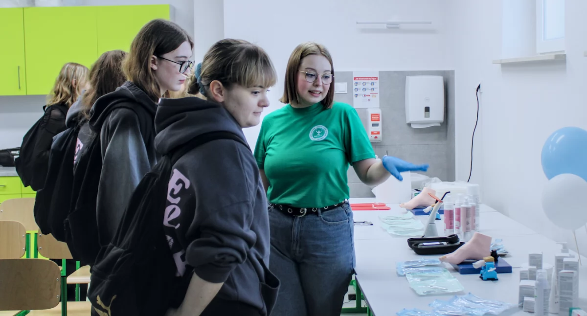 edukacja, Dzień otwarty Szkoły Policealnej Medycznego Studium Zawodowego Białej Podlaskiej - zdjęcie, fotografia