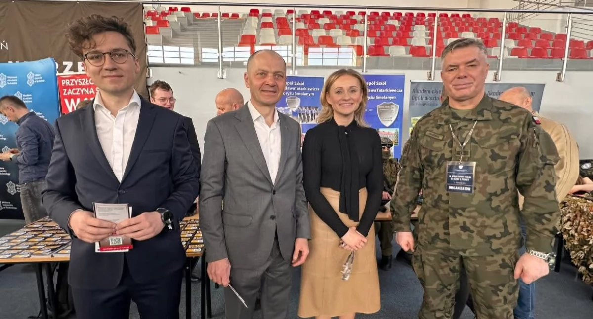 edukacja, Wojskowe Targi Służby Pracy drugi Białej Podlaskiej - zdjęcie, fotografia