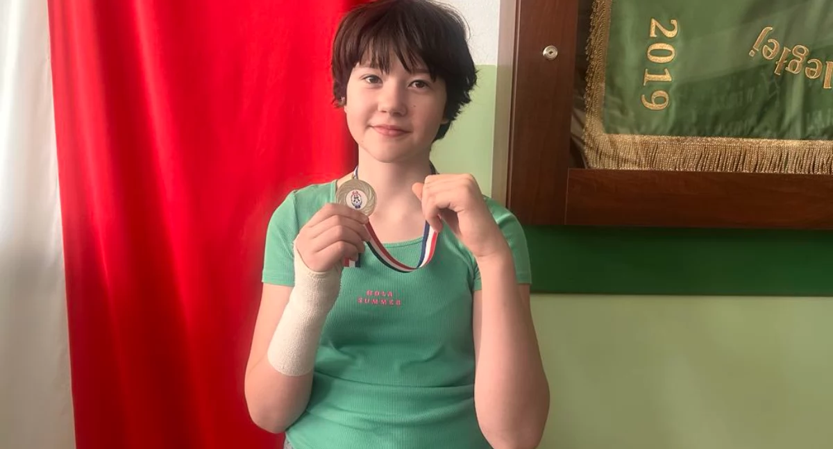 inne, Wielki sukces Uczennicy Szkoły Podsawowej Zalesiu Zuzanny Drozdowskiej Turnieju Karate - zdjęcie, fotografia