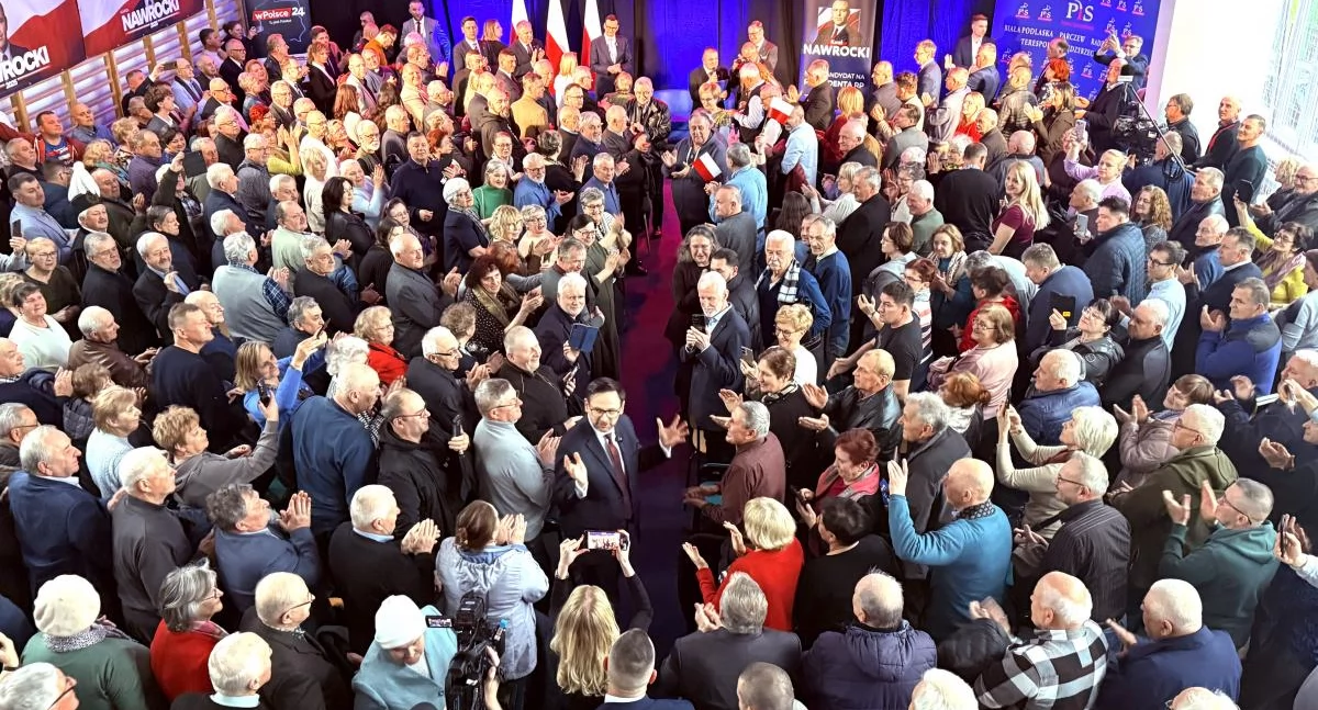polityka, „Kawa Obajtkiem Morawiecki Obajtek spotkali mieszkańcami Białej Podlaskiej Rozmowy mediach migracji gospodarce - zdjęcie, fotografia